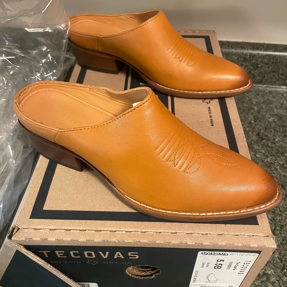 Brand new in box - Tecovas 5.5 the Sophie in Caramel